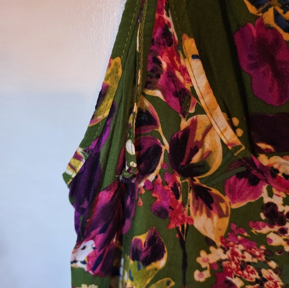 Fleurish Green Floral Print Sleeveless Top Size Medium - Picture 4 of 7